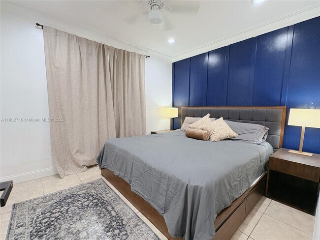 Building Photo - 1726 Thomas St