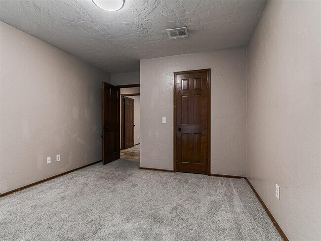 Building Photo - 1117 NW 198th St