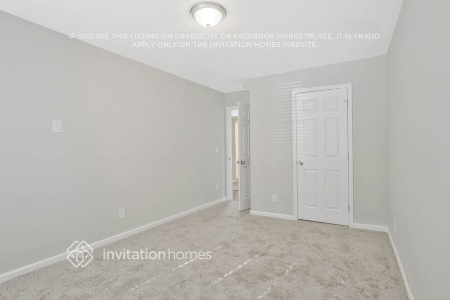 Building Photo - 3049 Larkspur Cir SW