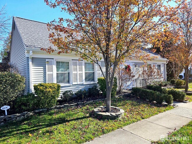 Building Photo - 663 Yorktown Ln