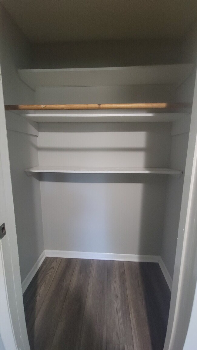 Building Photo - " 2-Bedroom Retreat in Huntsville – Cozy 803 Sq Ft Haven on Foster Ave!"