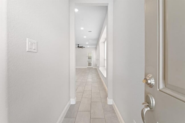 Building Photo - 17710 White Lightning Way