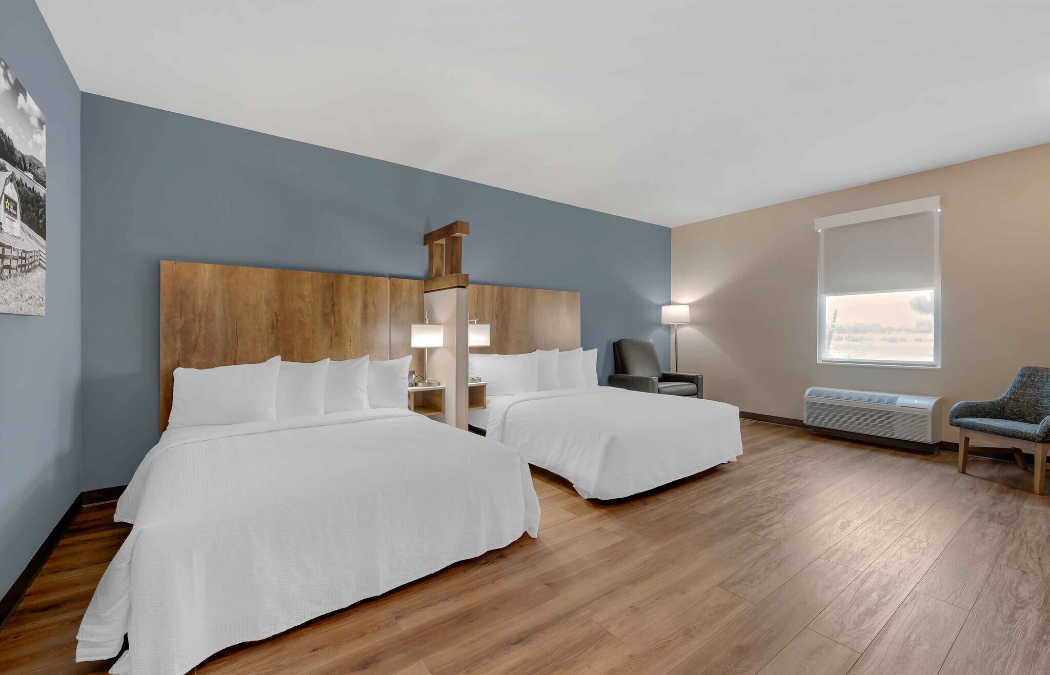 Building Photo - Furnished Studio-Phoenix - Chandler - Airport