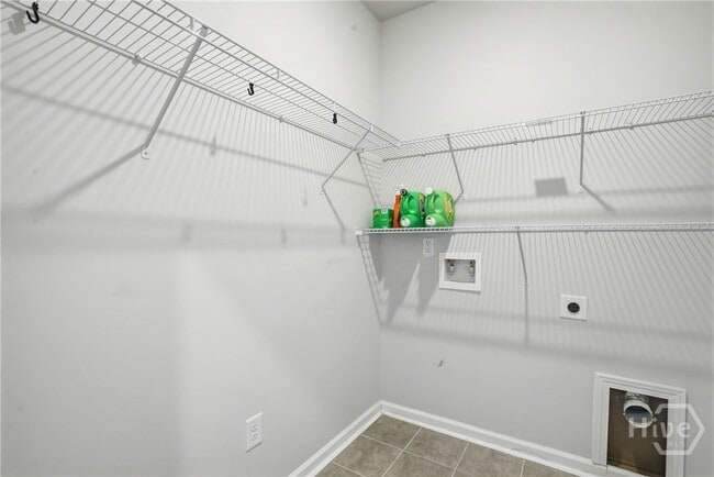 Building Photo - 145 Binscombe Ln