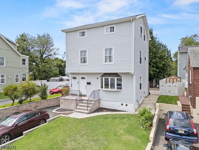Building Photo - 97 Cedar Hill Ave