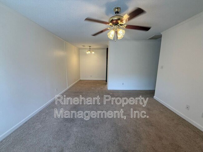 Building Photo - 1110 Chandler Dr