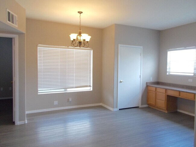 Building Photo - Bright Ground-Floor Condo in Gated Traverse Point with Pool & Spa Amenities