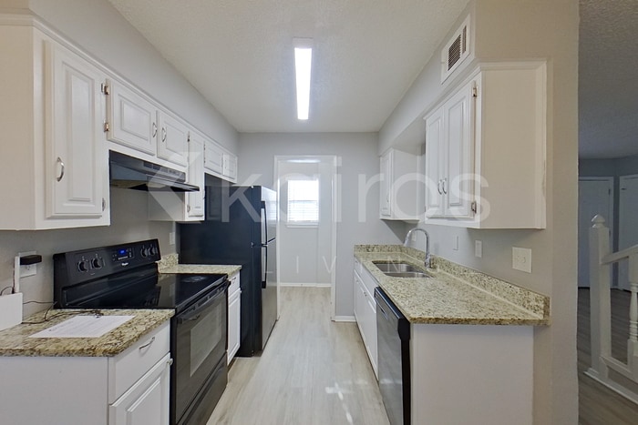 Building Photo - 2108 Woodnote Ln