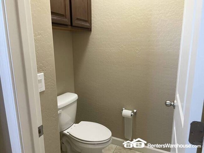 Building Photo - North Phoenix Beauty 4bed + den 3bath clos...