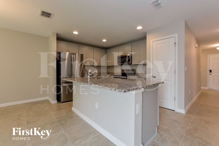 Building Photo - 465 Earhart Dr