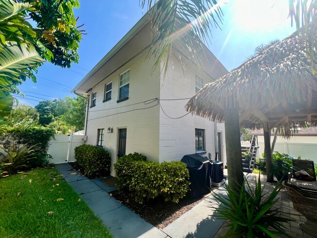 Building Photo - 6-8 MONTH FURNISHED RENTAL -NE ST. PETE 2/...