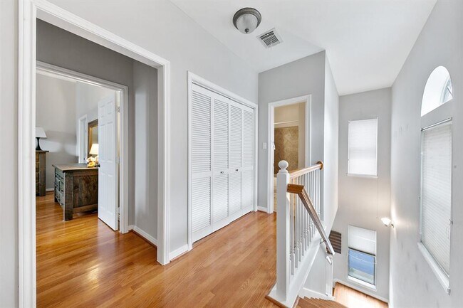 Building Photo - 1708 Wilson St