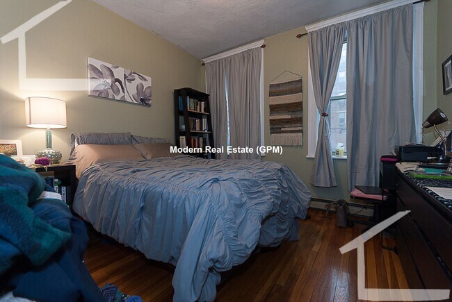 Building Photo - Check out this 2 bed 1 bath in Brighton...