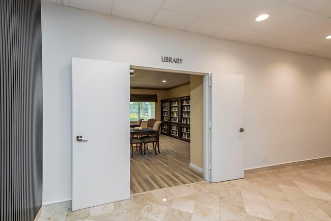 Building Photo - 4301 N Ocean Blvd