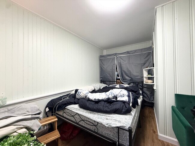 Building Photo - 58 Lake St