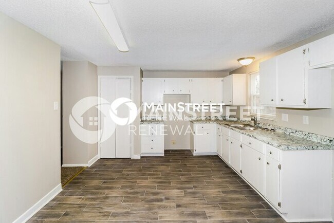 Building Photo - 3 Bedroom Pet-Friendly Home in Memphis, TN with Main Street Renewal