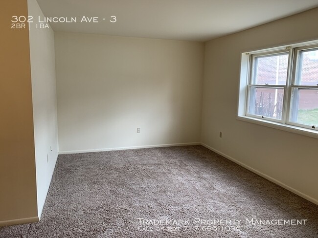 Building Photo - 302 Lincoln Ave