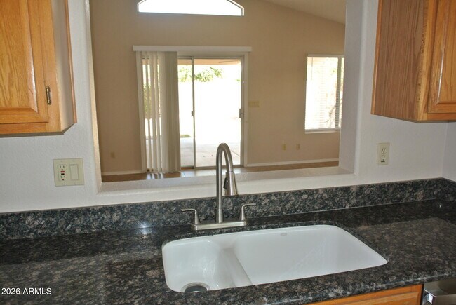 Building Photo - 6814 W Louise Dr