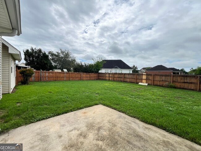 Building Photo - 102 Myles Ln