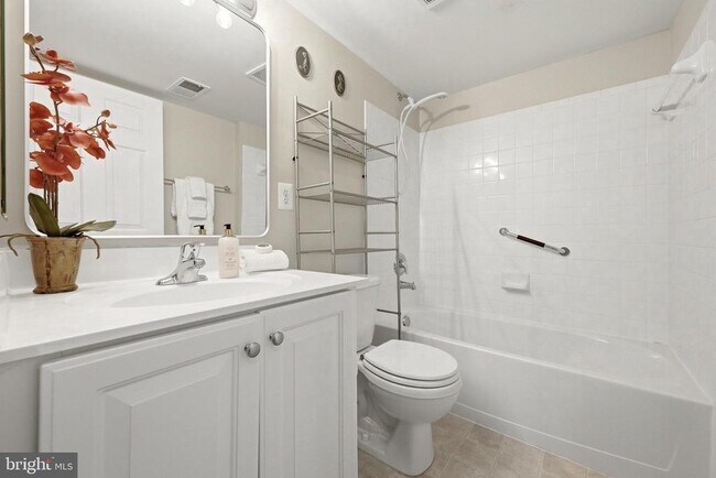 Building Photo - 17037 Loftridge Ln