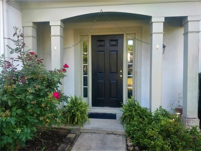 Building Photo - 7320 Brassfield Dr