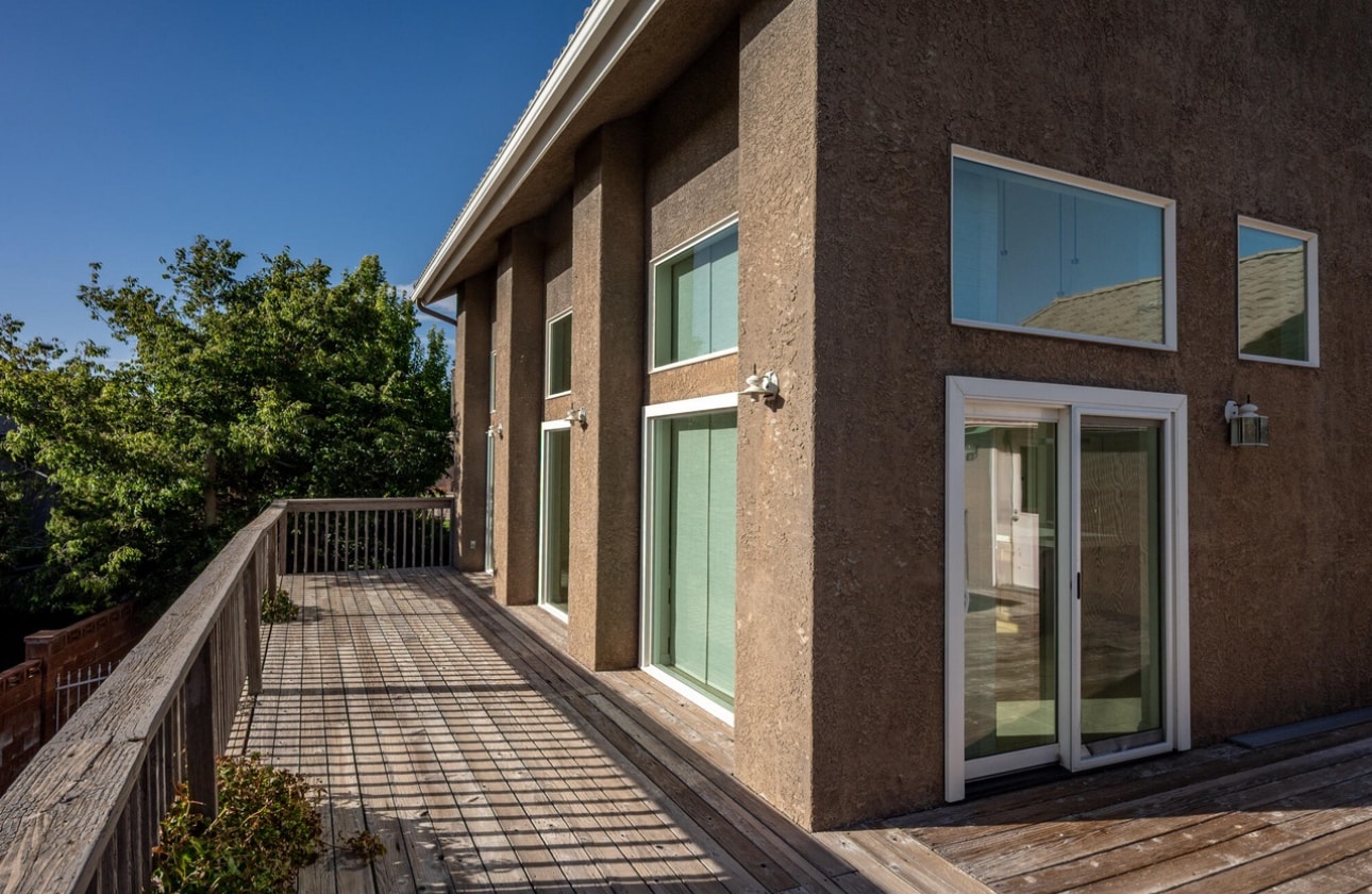 Building Photo - 298 S Staci Ct