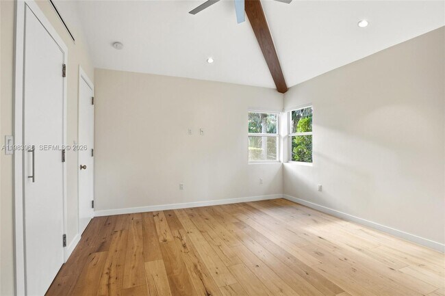 Building Photo - 1150 NE 91st St