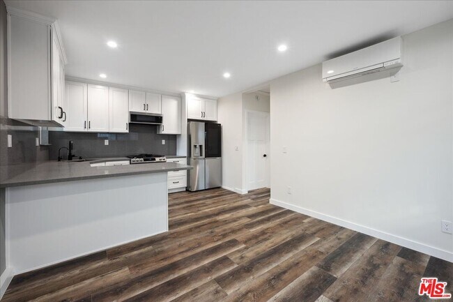 Building Photo - 9728 Kessler Ave