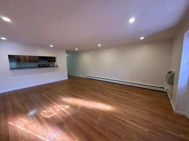 Building Photo - 121 Tremont St