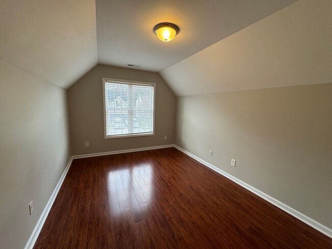 Building Photo - 4 Bedroom | 3 Bathroom Raleigh Home with F...