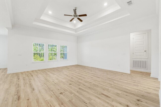 Building Photo - 147 Lk Pk Cv