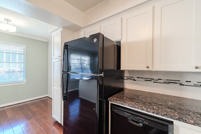 Building Photo - 6106 Averill Way