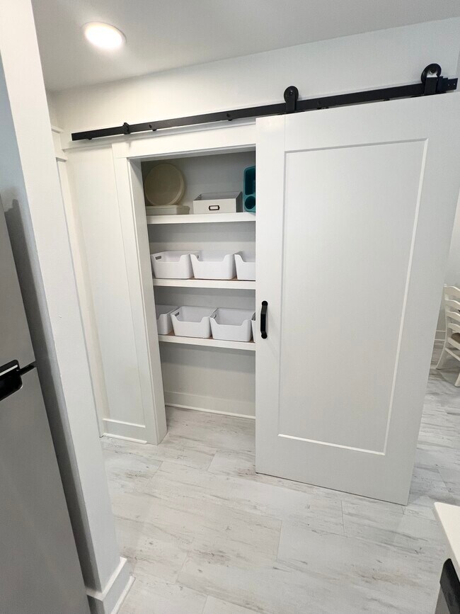 Building Photo - 7813 N Lagoon Dr