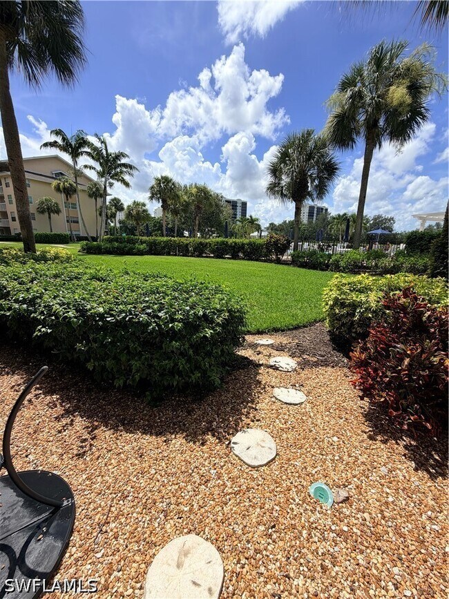 Building Photo - 360 Horse Creek Dr