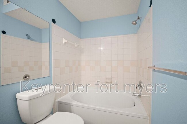 Building Photo - 11530 Villa Grand