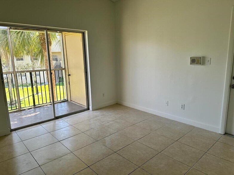 Primary Photo - 800 Cypress Park Way