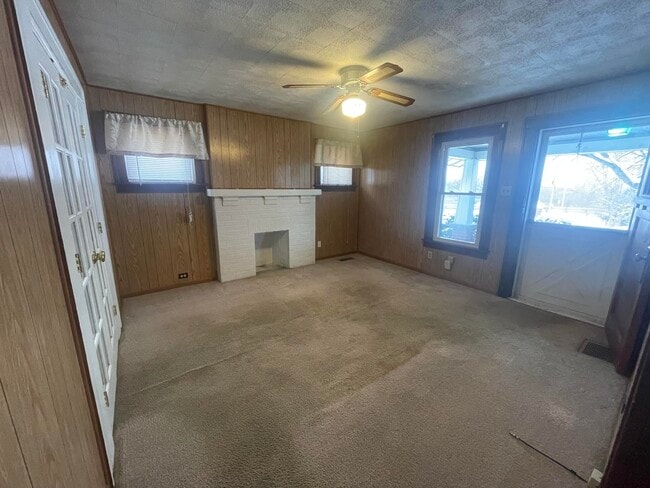 Building Photo - 8224 W Main St