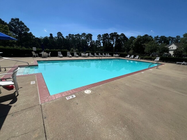 Building Photo - 940 Sugar Oak Dr