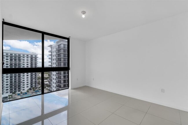 Building Photo - 5252 NW 85th Ave