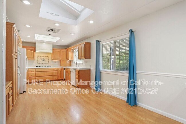 Building Photo - 7777 Uplands Way