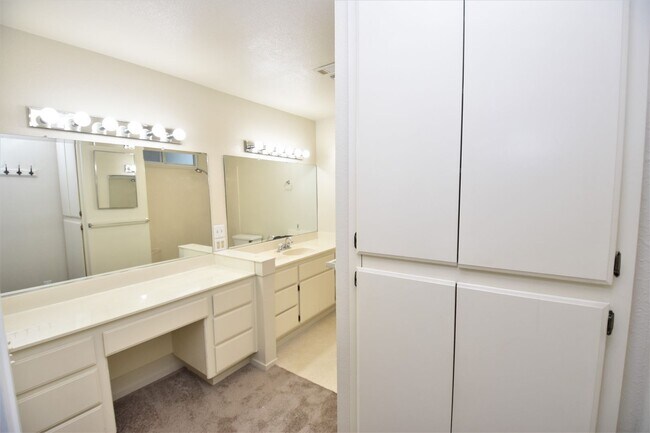 Building Photo - 3324 Lillard Dr