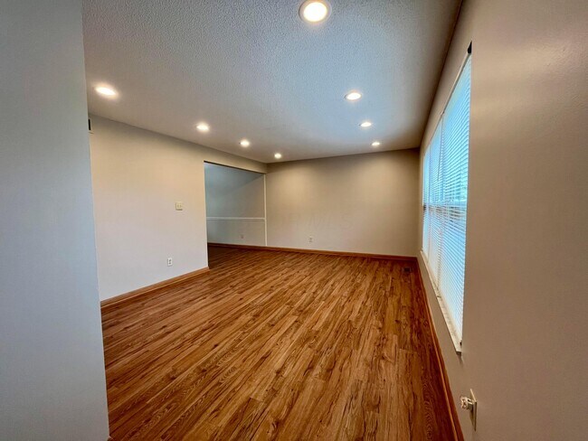 Building Photo - 2775 Amana Ct