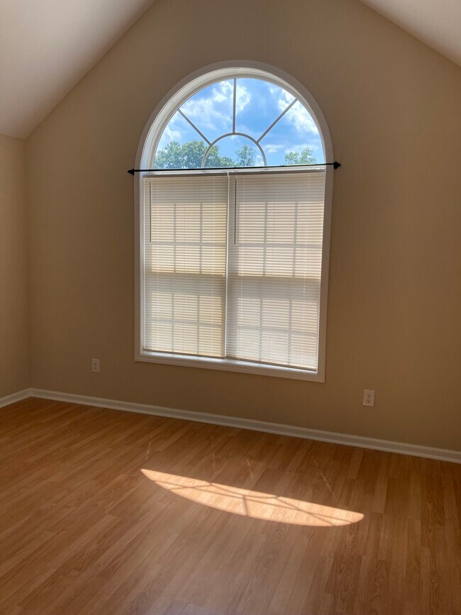 Building Photo - 3440 Southbrook Cir