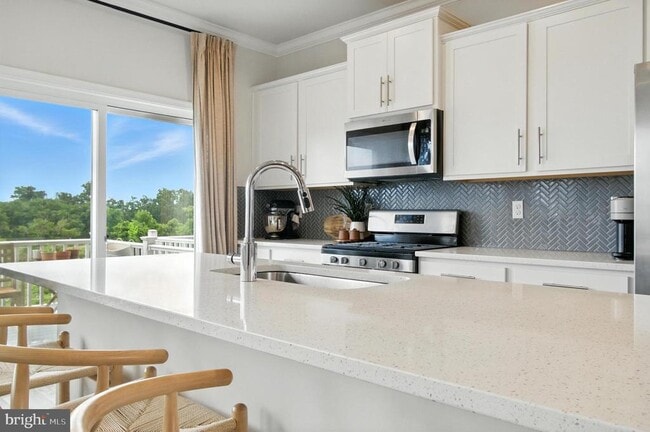 Building Photo - 5051 Silver Oak Dr