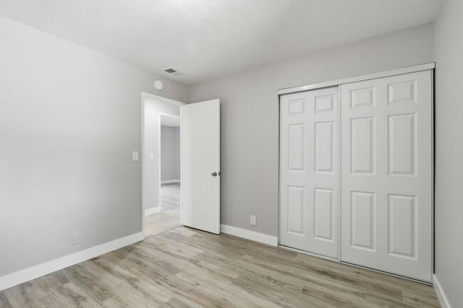 Building Photo - Stylish and Spacious Milpitas Home with Large Deck and Backyard