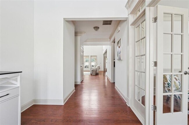 Building Photo - 1030 Krobot Way
