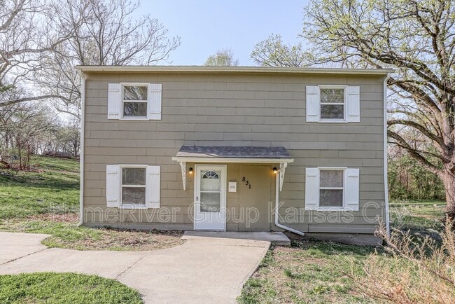 Building Photo - 831 Stewart Ave