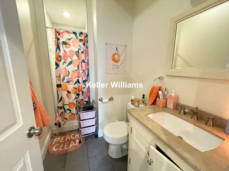 Building Photo - 1625 Tremont St