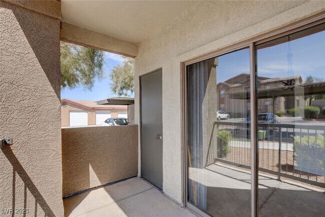 Building Photo - 8000 W Badura Ave