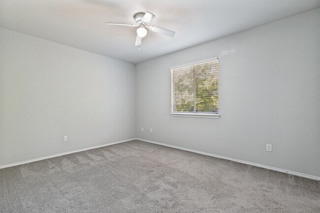 Building Photo - 2525 Mesa Valley Dr